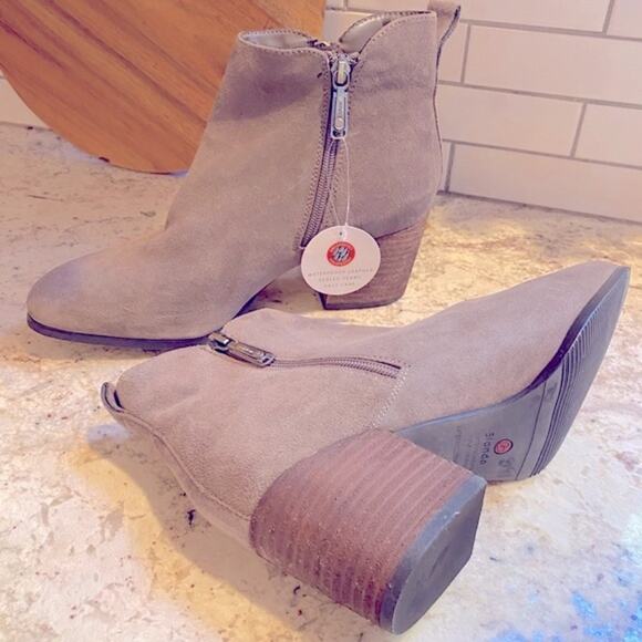 NWT $129 BLONDO Samara Waterproof Suede Boot Bootie Womens 9 No Box - Picture 2 of 12